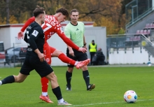 Zurück und gleich wieder auffällig: Kapitän Daniel Gleiber, zuletzt wegen Abordnung an das Bundesligateam zweimal nicht im Aufgebot, verzeichnete in einer von Abschlüssen armen Partie der U23 mit einem Lattenstreifer die größte Mainzer Chance.