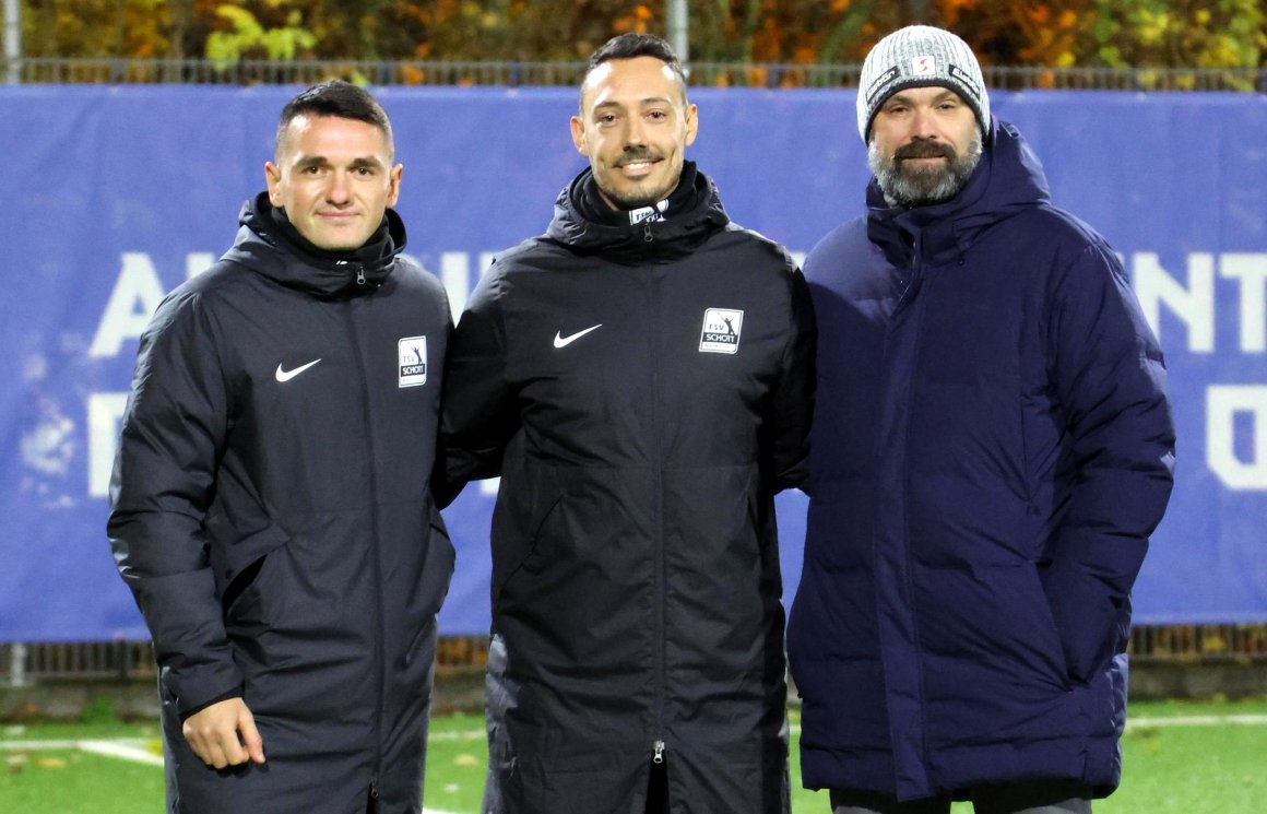 Waren sich rasch einig: (v.l.) Cheftrainer Samuel Horozovic, der neue Kotrainer, Thomas Schwarz, und Sascha Meeth, der Sportliche Leiter.