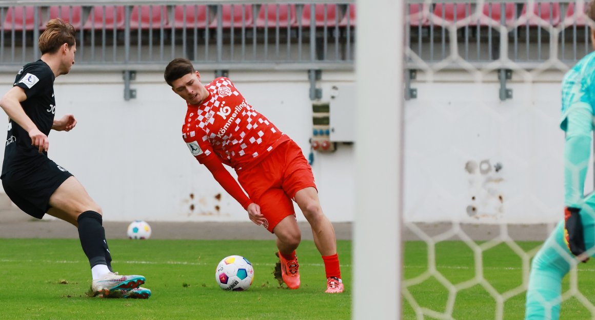 Etwas in Schieflage ist die U23 des FSV Mainz 05 in den letzten Wochen der Regionalliga-Hinrunde geraten. Mit dem Rückrundenbeginn in Kassel wollen es Marcel Kalemba und sein Team wieder besser machen.