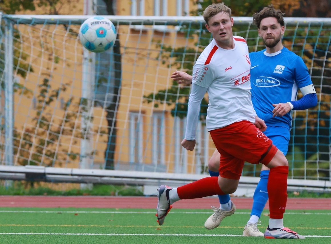 Jost Mairose (r.) und der TSV Schott empfangen als Tabellenführer Wormatia Worms.