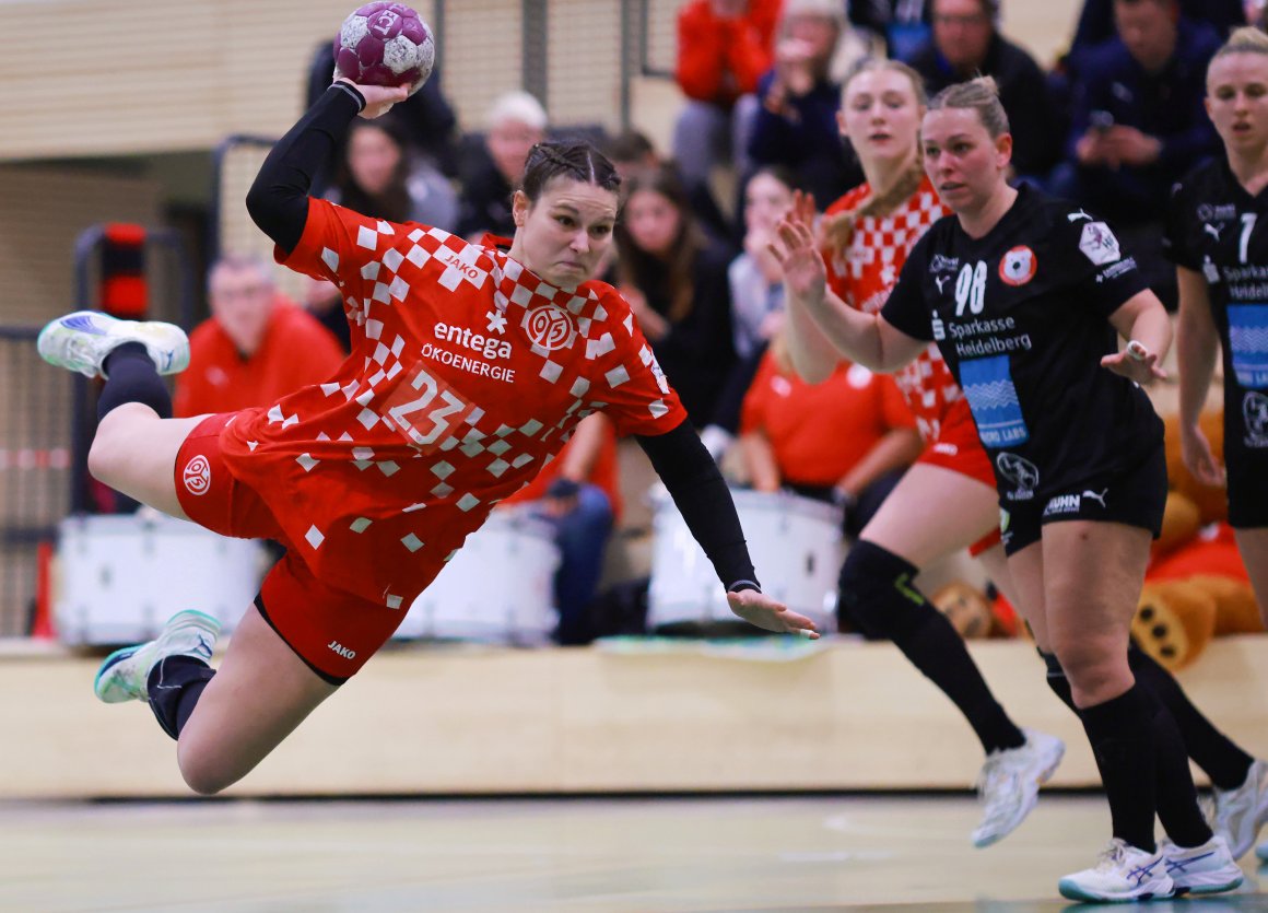 Lena Thoß schaut etwas missmutig drein, doch dieses Heimspiel gegen die Kurpfalz Bären, in den drei Anläufen zuvor mit Niederlagen endeten, war nicht zu verlieren.