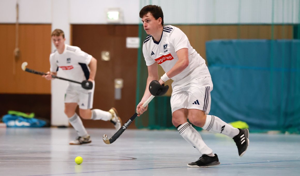 Oliver Schnerch führt das Schott-Team als Kapitän durch die Hallenrunde, in der idealerweise im Februar der Wiederaufstieg in die Regionalliga stehen wird.